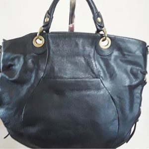 Fenn Wright Manson Women’s Black Leather Shoulder Bag